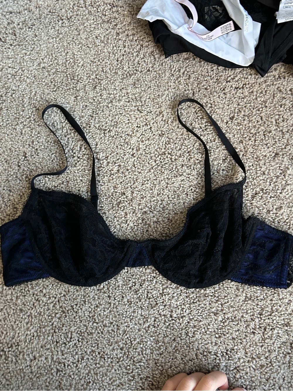 Kiki De Montparnasse blue and black lace bra